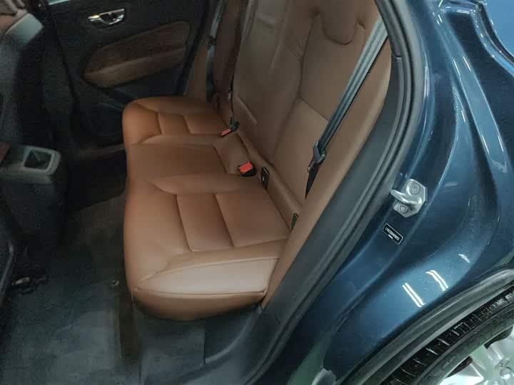 Volvo XC60 2021 T 5 4 WD — фото 13