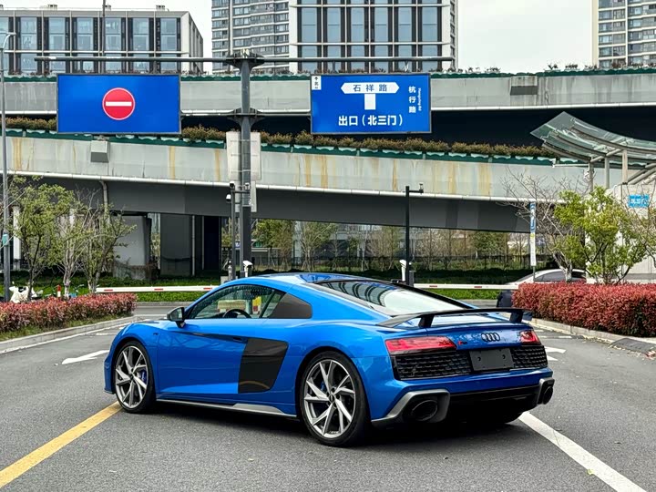 Audi R8 2022 V 10 Coupe performance — фото 7