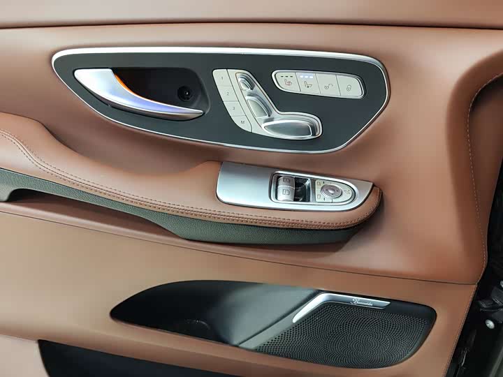 Mercedes-Benz V-Class 2018 V 260 L VI — фото 23