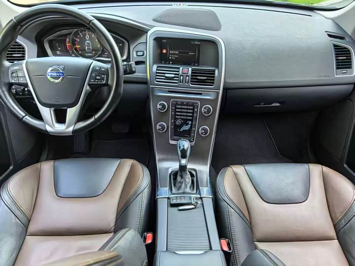 Volvo XC60 2016 T 5 — фото 5