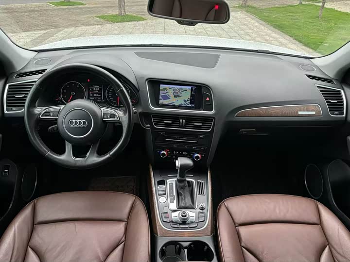 Audi Q5 2015 40 TFSI Comfort — фото 3