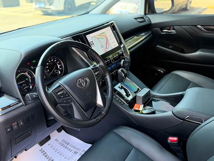 Toyota Vellfire — фото 12