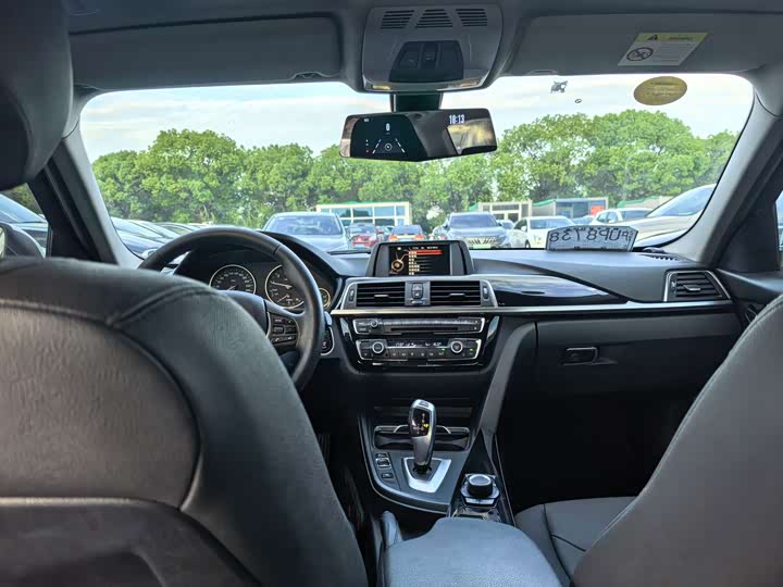 BMW 3 Series 320Li стиль — фото 6