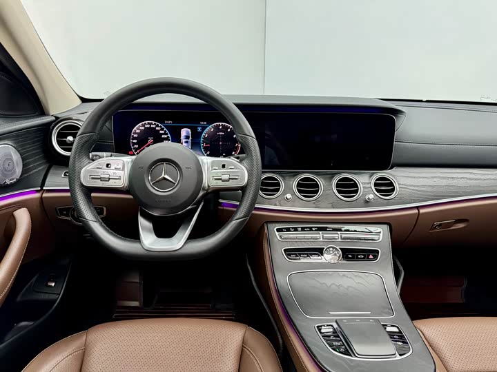 Mercedes-Benz E-Class 2020 E 300 L — фото 19