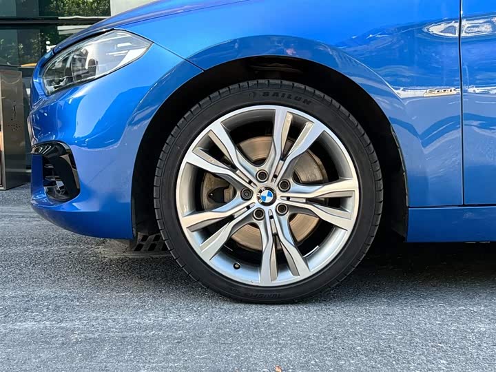 BMW 1-Series 2018 120i — фото 6