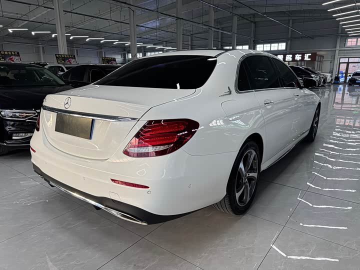 Mercedes-Benz E-Class 2019 E 300 L — фото 4