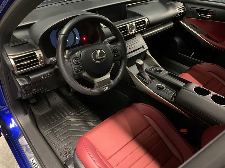 Lexus IS 2015 200t F SPORT — фото 5
