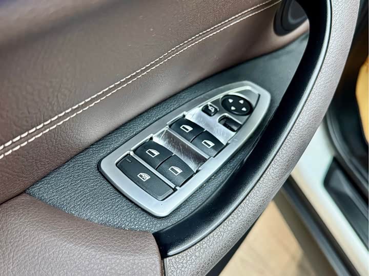 BMW X1 2020 s Drive 20 Li — фото 11