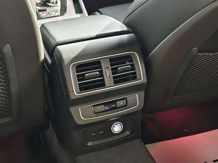 Audi Q5L 2024 40 TFSI — фото 14