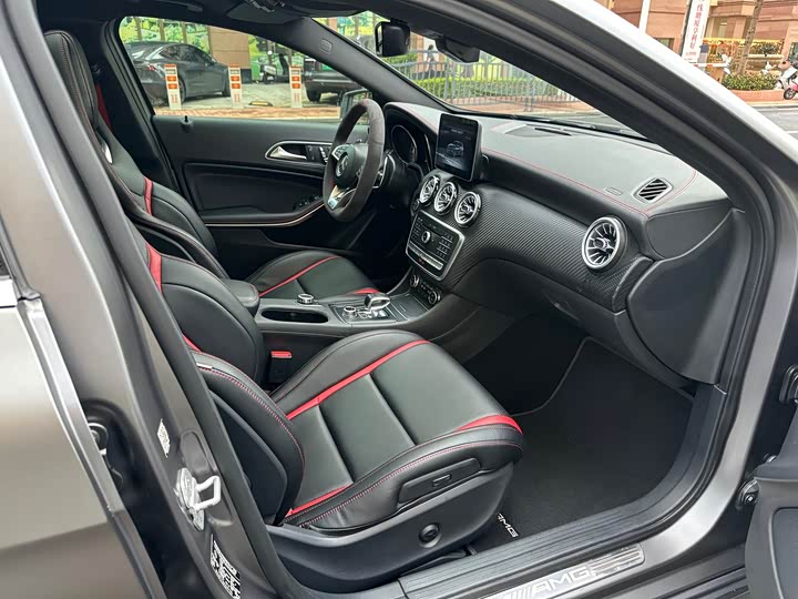 Mercedes-Benz A-Class AMG A 45 4MATIC — фото 15