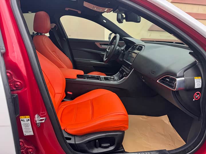 Jaguar XEL 2018 2.0 T 200 PS — фото 20