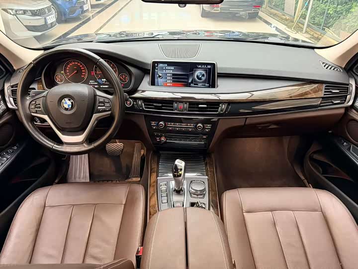 BMW X5 2017 x Drive 28i — фото 8