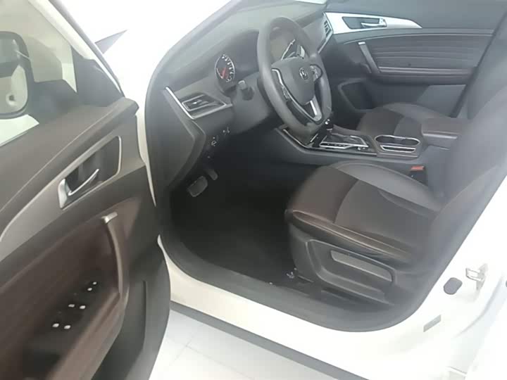 Changan CS35 PLUS 2019 1.6 L AT — фото 16