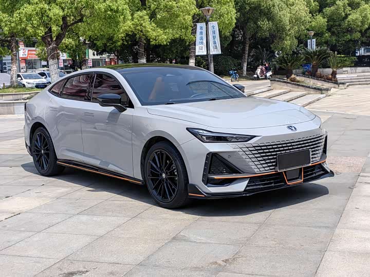 Changan UNI-V 2023 1.5 T — фото 3