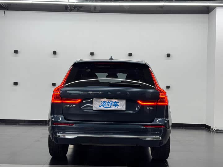 Volvo XC60 2023 B 5 4 WD — фото 14
