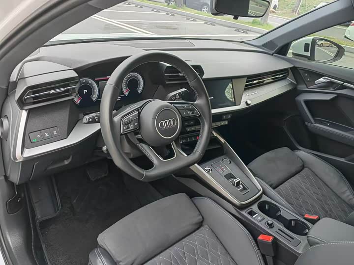 Audi A3 2022 Sportback 35 TFSI Sport — фото 4