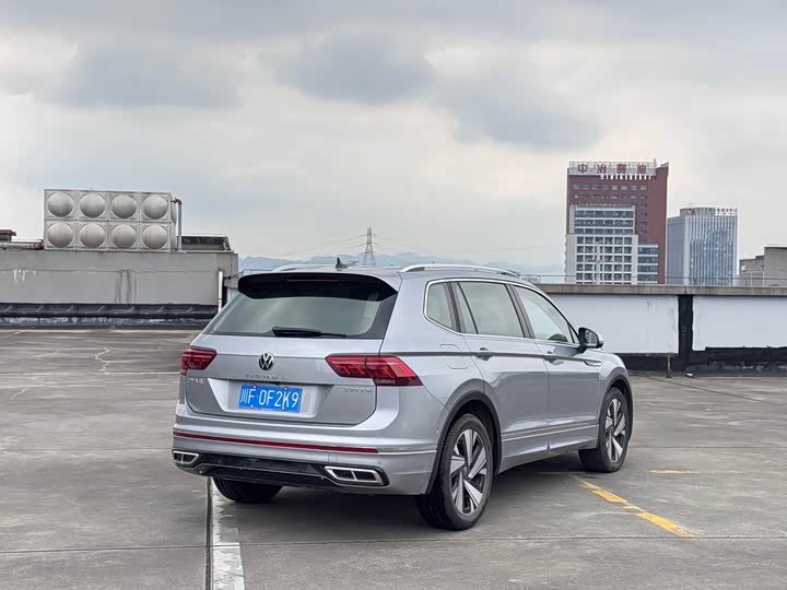 Volkswagen Tiguan L — фото 4