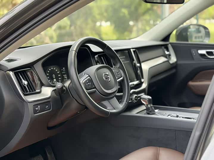 Volvo XC60 2020 T 5 4 WD — фото 7