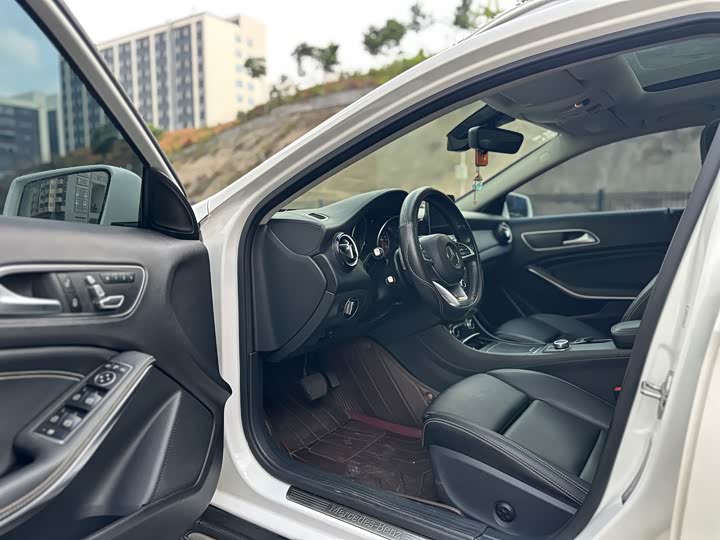 Mercedes-Benz GLA 2019 GLA 200 — фото 4