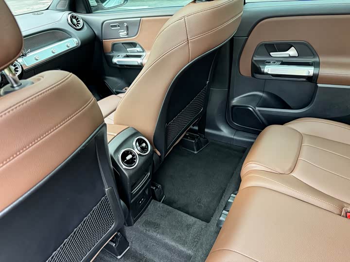 Mercedes-Benz GLB 2021 GLB 200 — фото 19