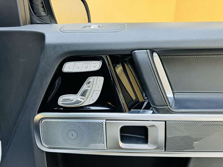 Mercedes-Benz G-Class 2022 G 500 — фото 13