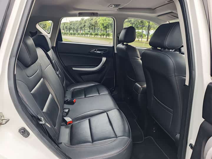 Changan CS35 2016 1.6 L ATLuxury V — фото 18