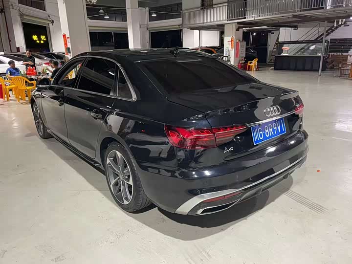Audi A4L 2019 40 TFSI V — фото 2