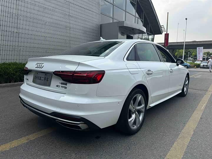 Audi A4L 2020 40 TFSI — фото 5