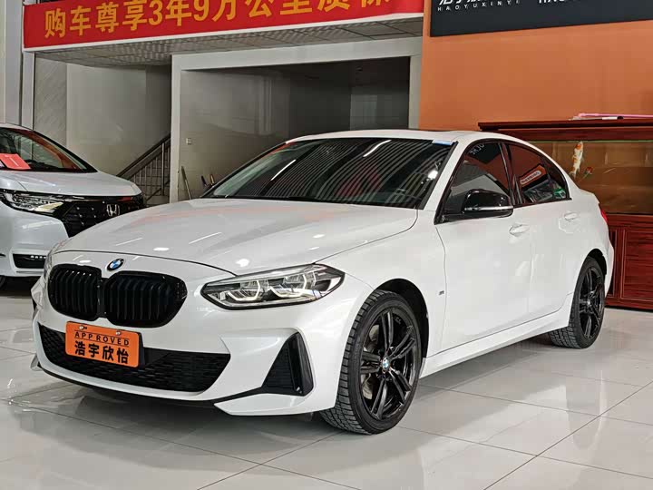 BMW 1-Series 2021 125i M — фото 1