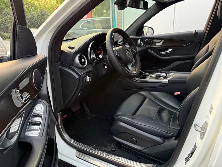 Mercedes-Benz GLC 300 4MATIC динамик — фото 6