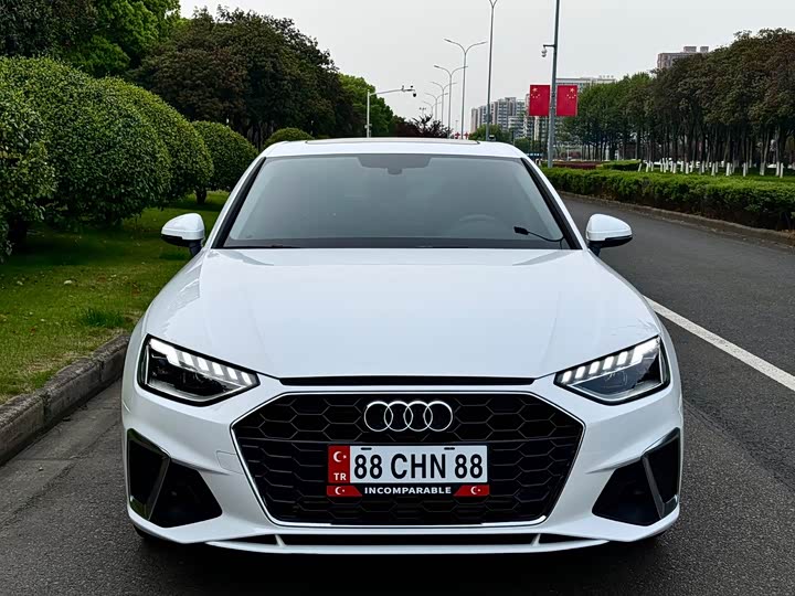 Audi A4L 2020 40 TFSI — фото 2