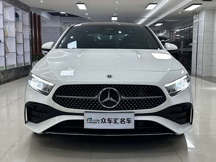 Mercedes-Benz A-Class 2024 A 200 L — фото 2