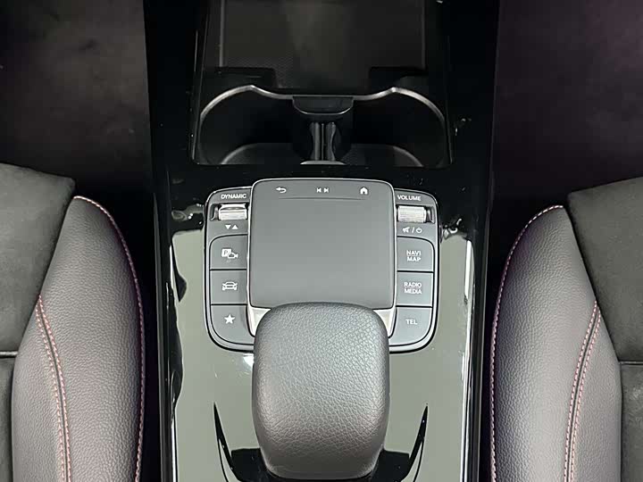Mercedes-Benz A-Class 2024 A 200 L — фото 17