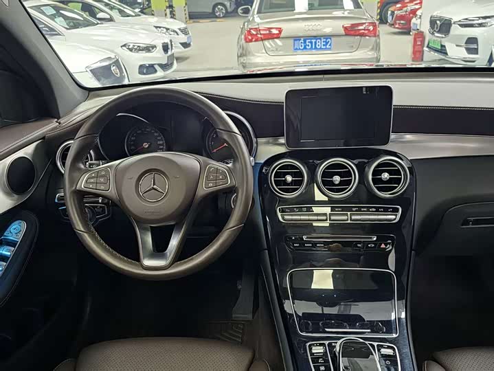 Mercedes-Benz GLC 200 4MATIC — фото 12