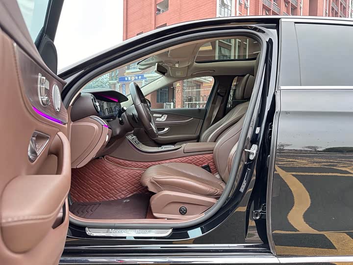Mercedes-Benz E-Class 2019 E 300 L Luxury — фото 7
