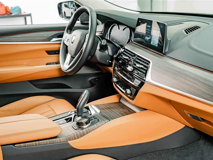 BMW 6-Series 2018 630i — фото 17
