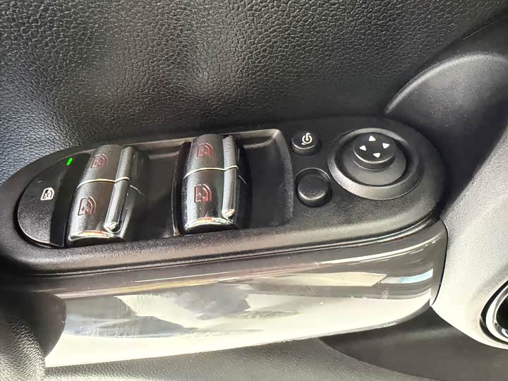 MINI Hatch — фото 13