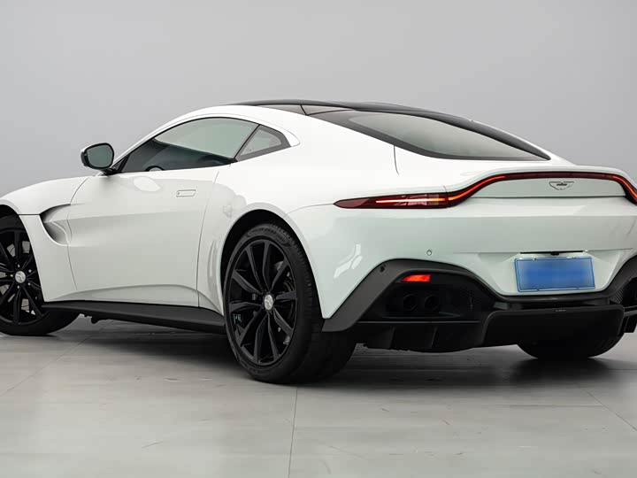 Aston Martin V8 Vantage 2022 4.0 T V 8 Coupe — фото 14