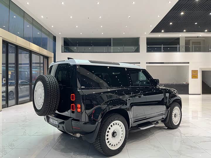 Land Rover Defender — фото 11