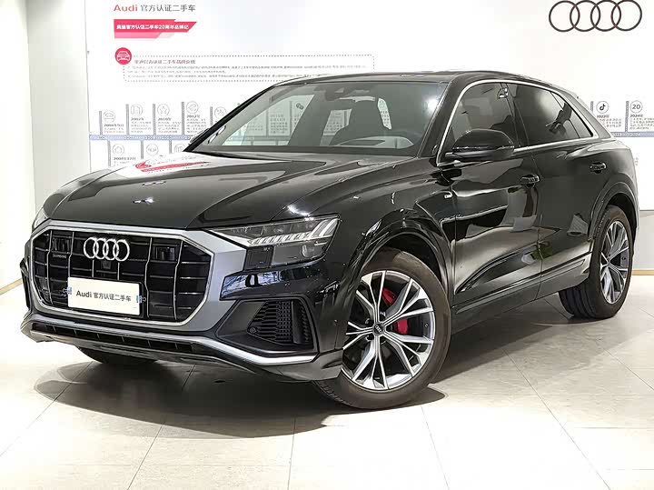 Audi Q8 2023 55 TFSI — фото 1
