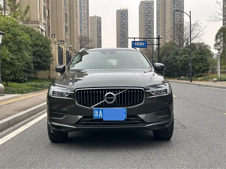 Volvo XC60 2019 T 5 4 WD VI — фото 2