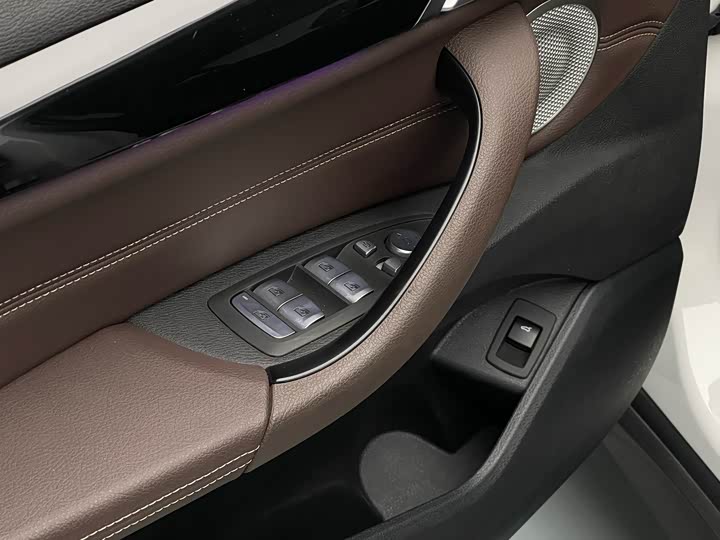 BMW X1 2021 s Drive 25 Li Leading — фото 13