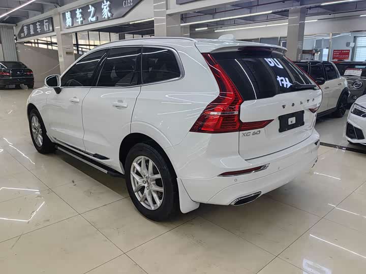 Volvo XC60 2021 T 5 4 WD — фото 3