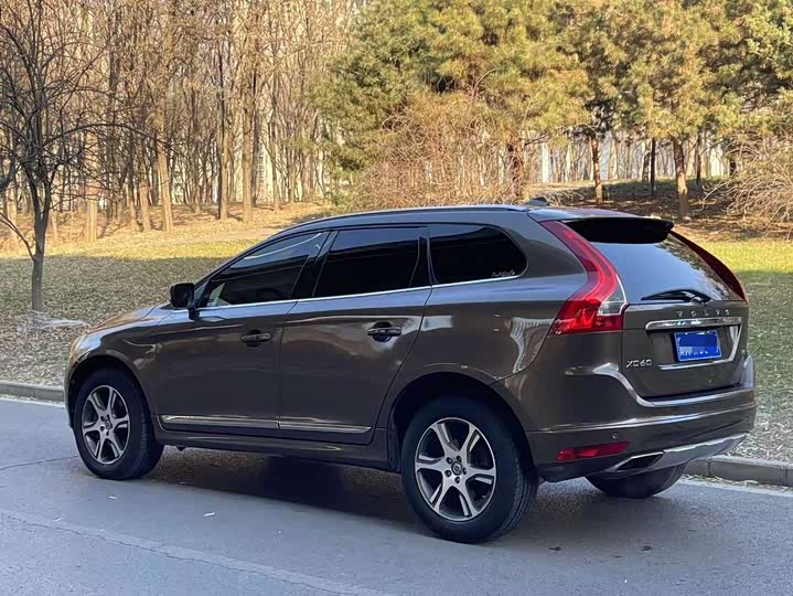 Volvo XC60 2017 T 5 — фото 4