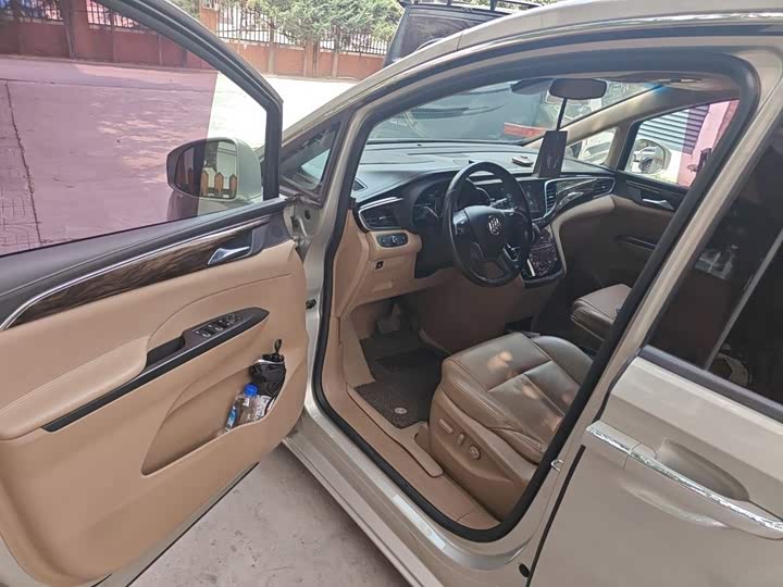 Buick GL8 ES 28T люкс V — фото 12