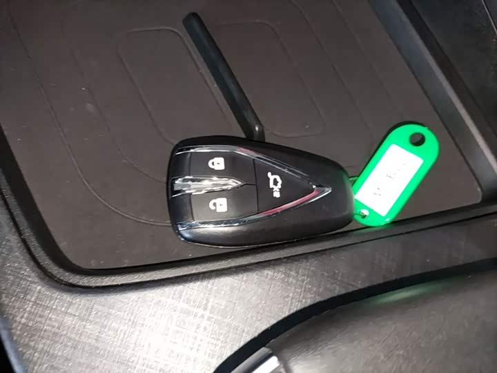 Changan UNI-T 2022 1.5 T Premium — фото 9