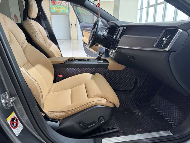 Volvo V90 2018 Cross Country T 5 AWD Volvo Ocean Race — фото 7
