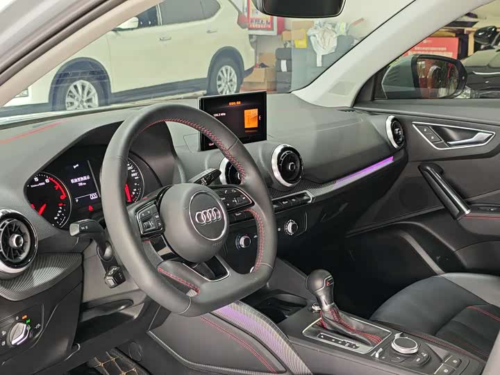 Audi Q2L 2021 35 TFSI — фото 4