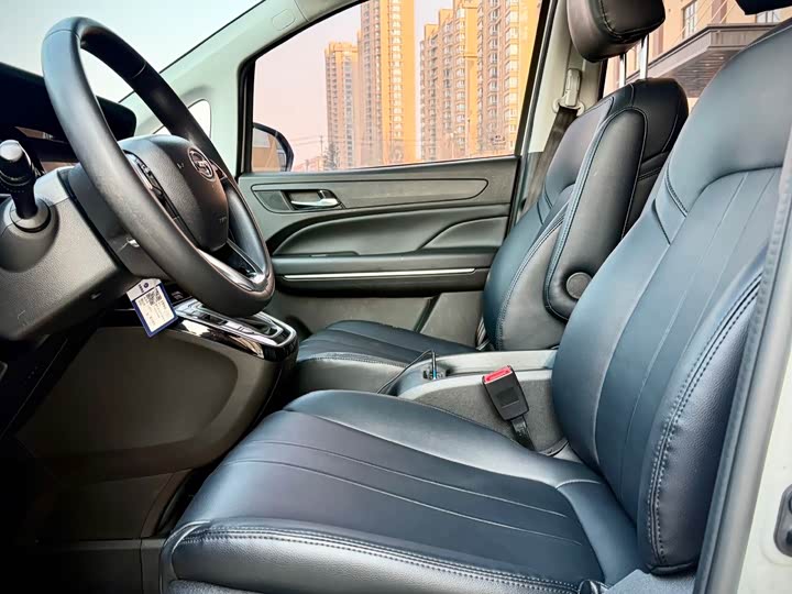 Trumpchi M6 2021 270 T DCT ( ) — фото 10