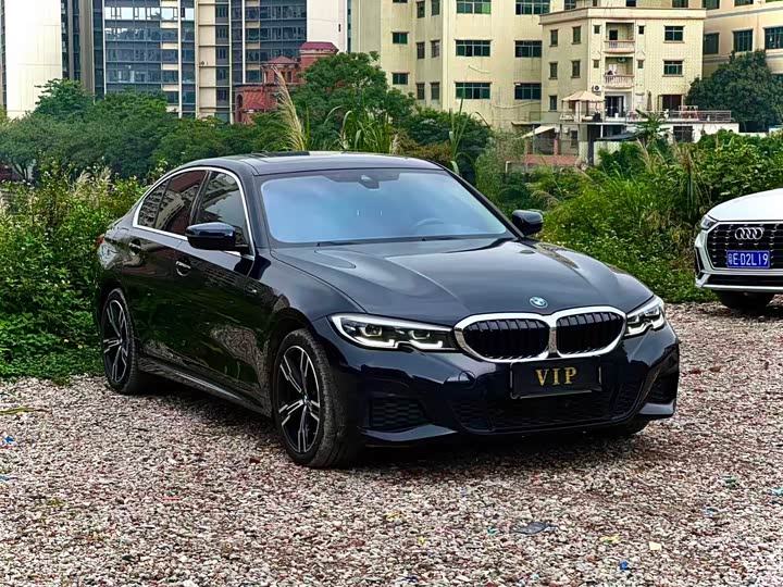 BMW 3-Series 2022 325i M — фото 2